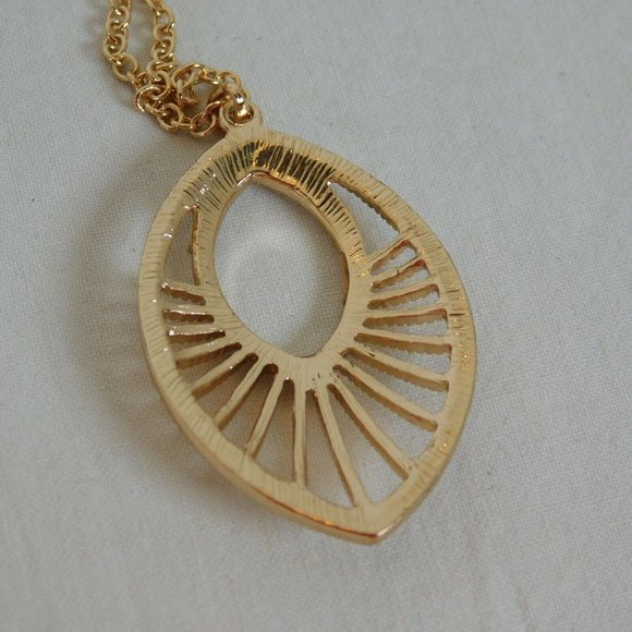 Avon Sunrise Long Pendant Necklace Signature Collection Beautiful Gold Tone Box - Picture 4 of 9